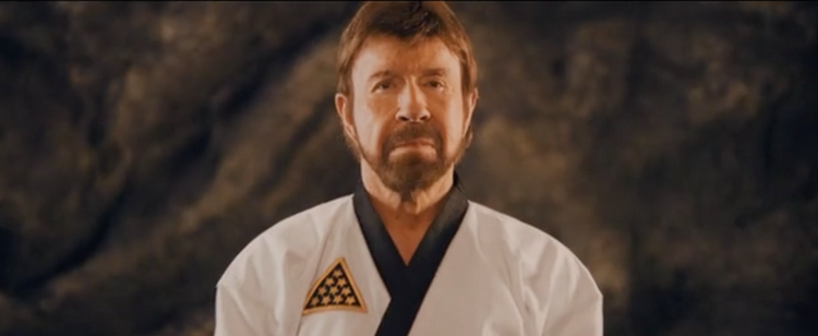 QT / CHUCK NORRIS